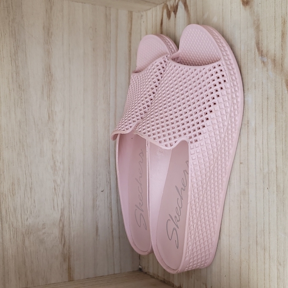 Skechers Plastic Waffle Design Open Toe Wedges - Picture 3 of 8